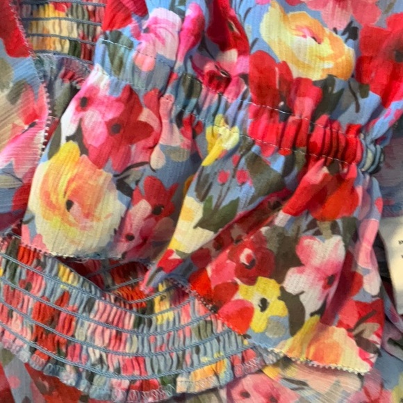 Feminine blouse - Picture 12 of 12